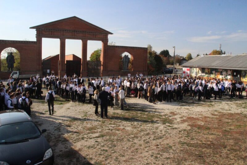 Budapest: Memento Park and Icons of Communism Guided Tour - Key Points