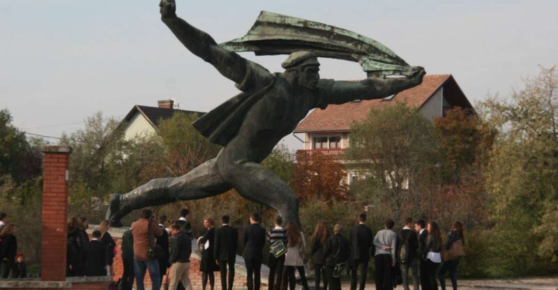 Budapest: Memento Park and Icons of Communism Guided Tour - Customer Reviews and Guide Experience