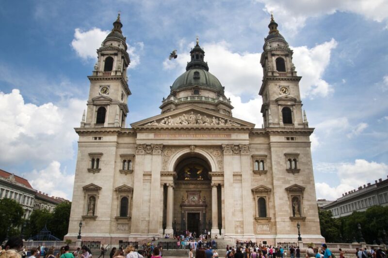 Budapest: Multilingual Highlights Tour - Tour Features