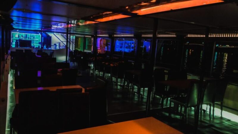 Budapest: New Year'S Eve Boat Cruise With Unlimited Drinks - Key Points