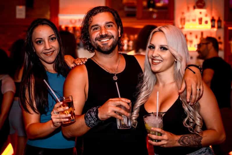 Budapest: New Year'S Eve Pub Crawl With 1-Hour Open Bar - Experience Highlights