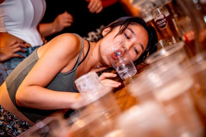 Budapest: New Year'S Eve Pub Crawl With 1-Hour Open Bar - Why Book This Tour