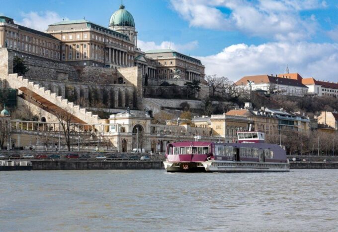 Budapest: Nighttime or Daytime Sightseeing Cruise - Cruise Booking and Payment