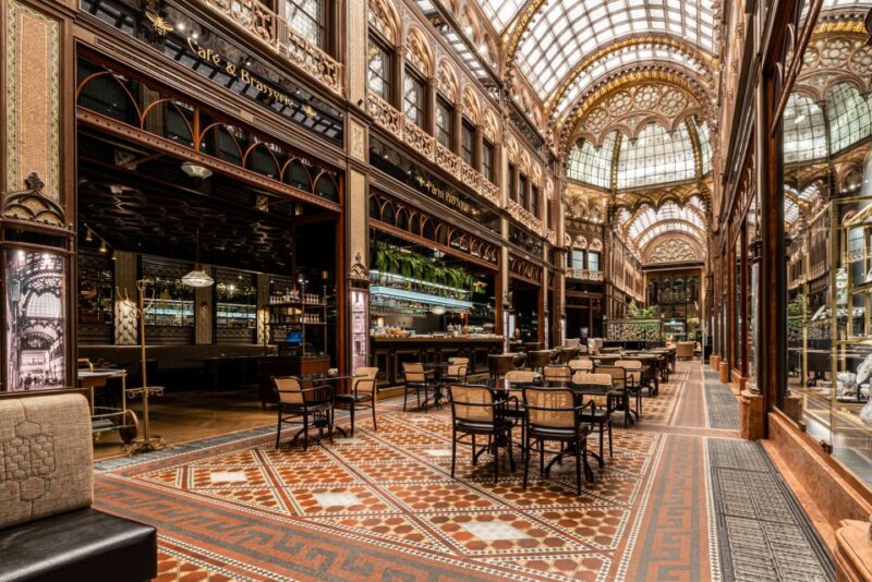 Budapest: Paris Passage Restaurant 3-Course Menu - Beverages and Souvenir Included
