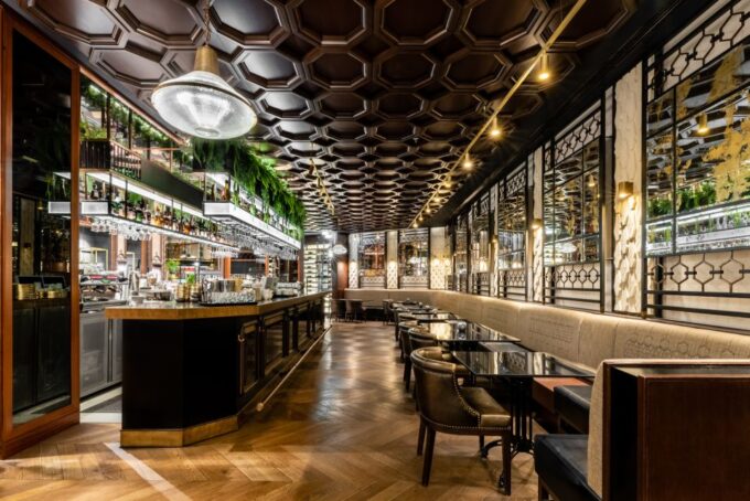 Budapest: Paris Passage Restaurant 3-Course Menu - Exploring the Parisi Passage Restaurant