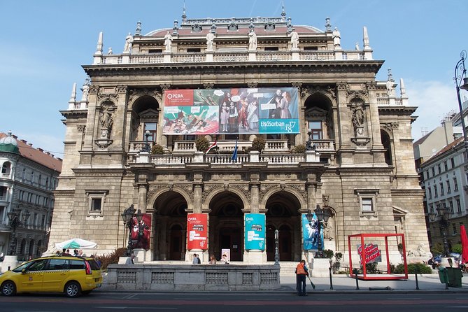 Budapest Pest Side Tour: Days of Glory - Marveling at Vajdahunyad Castle