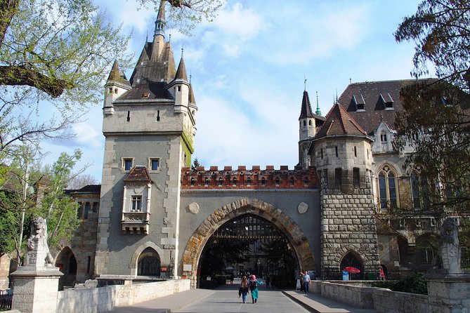 Budapest Pest Side Tour: Days of Glory - Accessibility and Comfort Prioritized