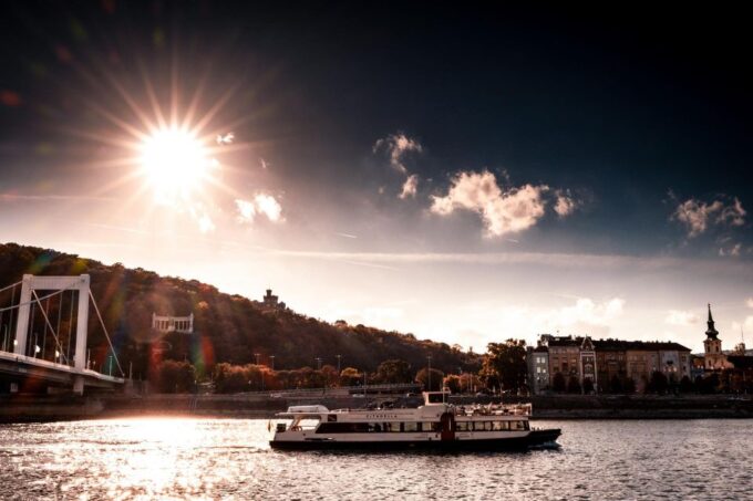 Budapest: Premium Daytime Cruise With Tokaj Frizzante - Important Policies