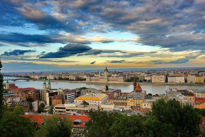 Budapest Private 4 Hour City Tour Experience With a Car / Van - Inclusions