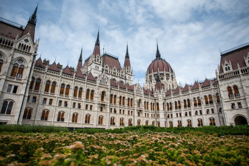 Budapest: Private 4-Hour Walking Tour With a Local - Key Points