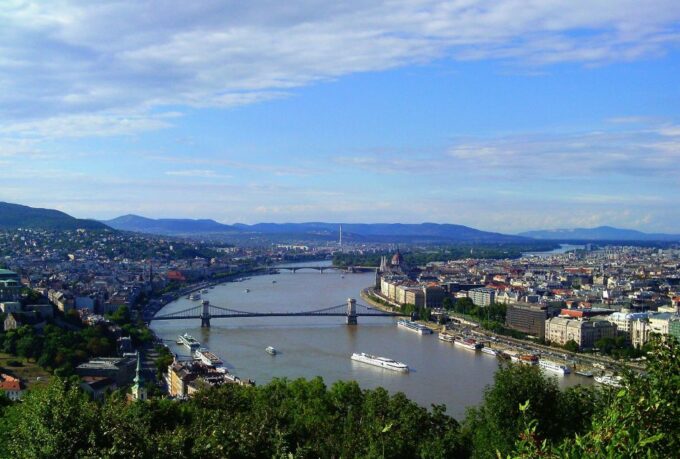 Budapest: Private City Tour by Vintage Royal Car - Booking and Cancellation