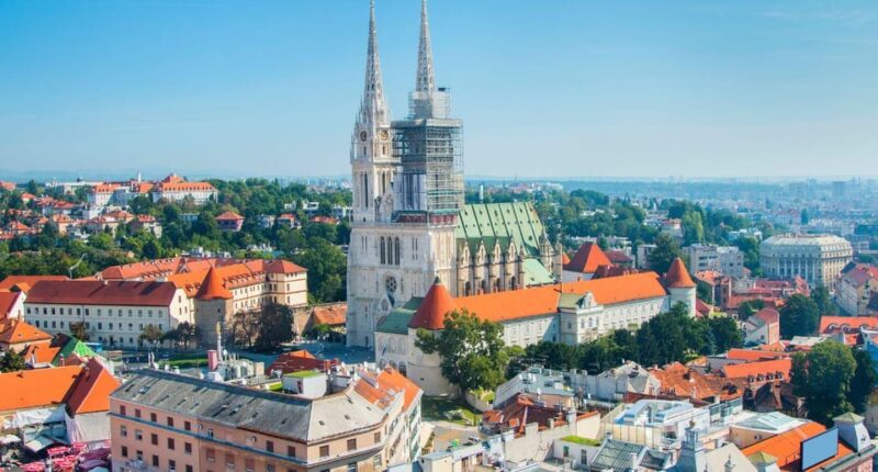 Budapest: Private Guided Tour to Zagreb - Guided Experience
