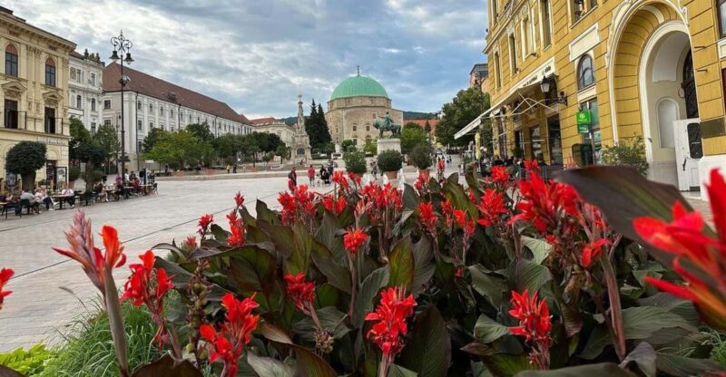 Budapest: Private Walking Tour With a Local Guide - Key Attractions