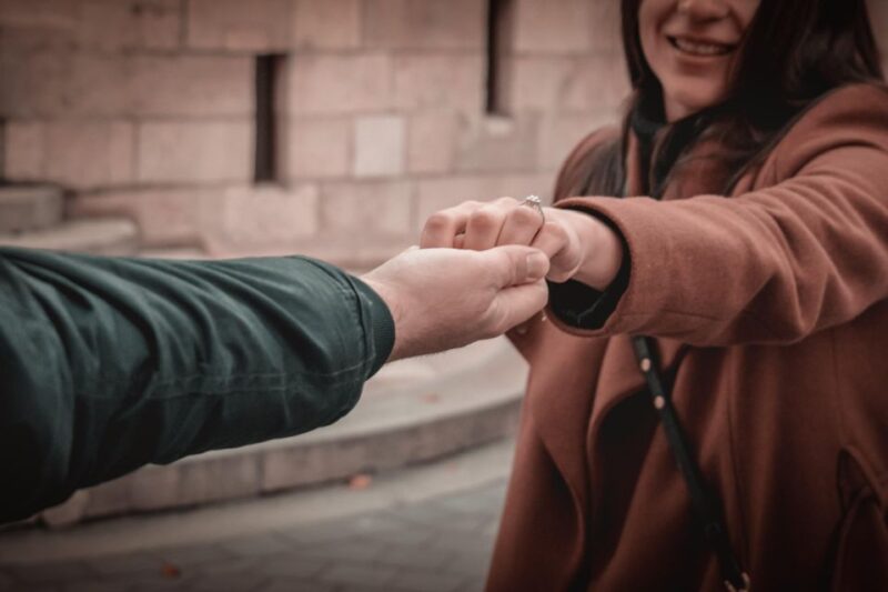Budapest: Proposal Photos at Enchanting Fishermans Bastion - Photography Experience