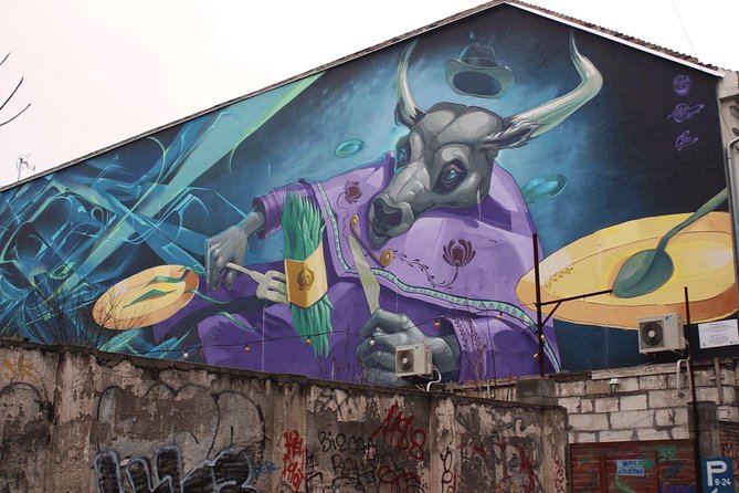 Budapest Ruin Bar Tour With Local Drinks & Street Food - Tour Duration and Group Size Details