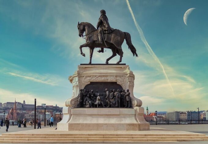 Budapest: Self-Guided Audio Tour - Exploring Budapests Landmarks