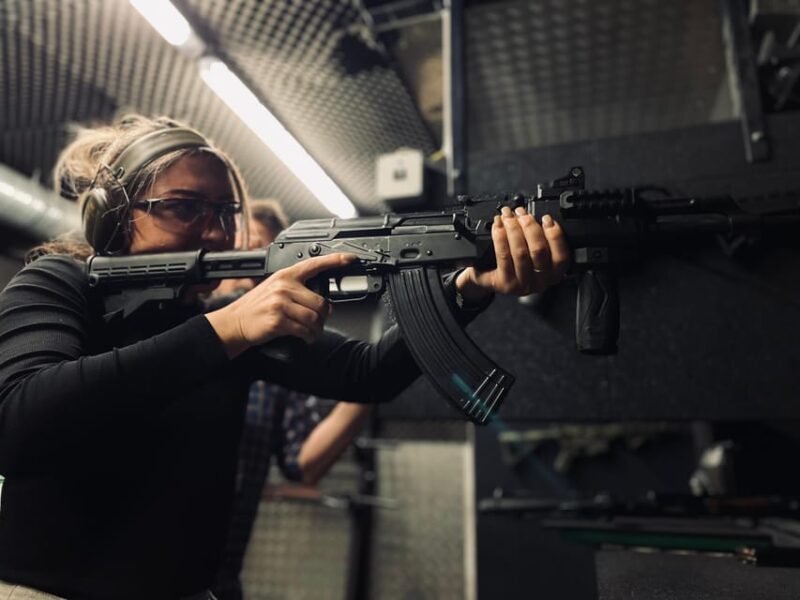 Budapest: Shooting Experience for Couples, The Perfect Date - Shooting Package Details