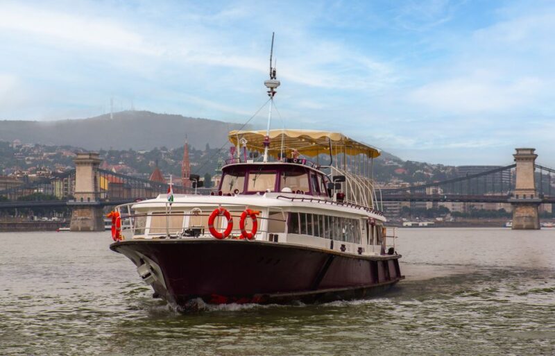 Budapest: Skyline Sightseeing Cruise With Parliament View - Experience Highlights