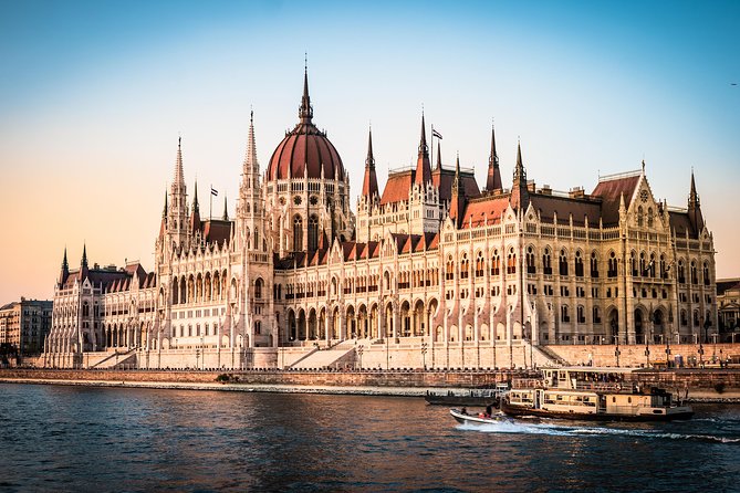 Budapest Small Group Day Trip From Vienna - Exploring Significant Landmarks
