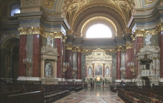 Budapest: St Stephens Basilica Tour - Visiting the Holy Right