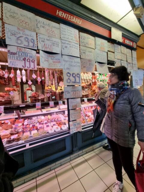 Budapest Streetfood Heaven: Tasting and Markets With a Local - Food Tasting Offerings