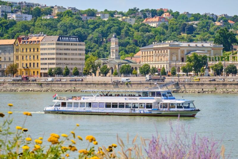 Budapest: Summer Sightseeing Cruise - Meeting Point and Important Information