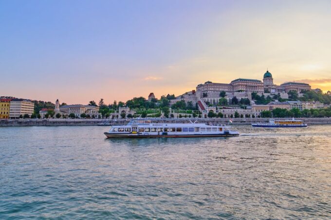 Budapest: Summer Sightseeing Cruise - Sightseeing Route and Duration