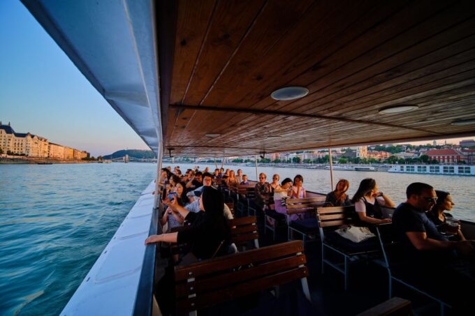 Budapest: Summer Sightseeing Cruise - Availability and Reservation Tips