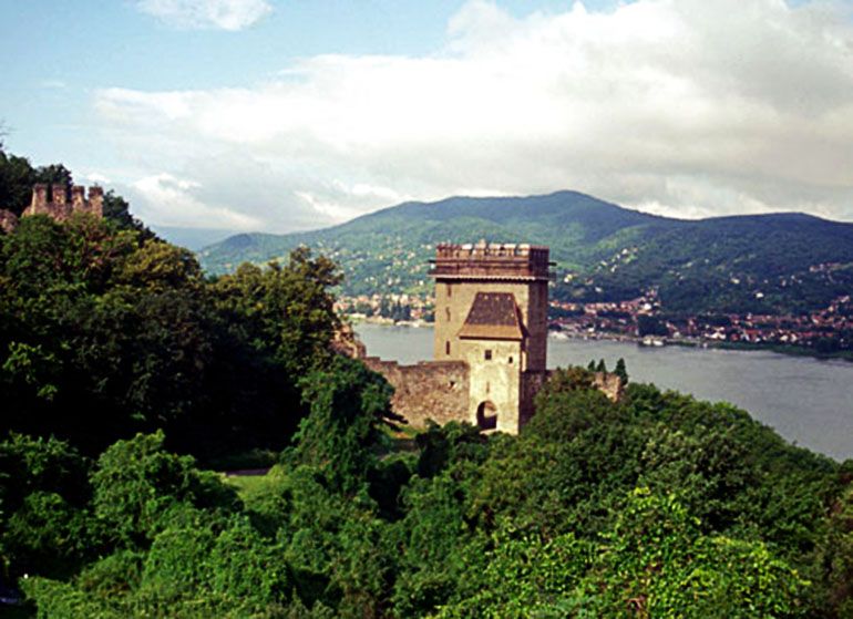 Budapest: The Fabulous Danube Bend Full-Day Tour - Itinerary Highlights