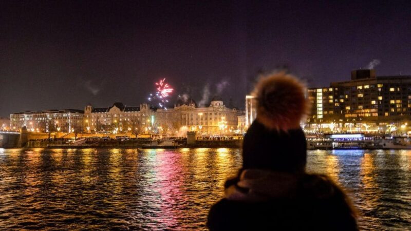 Budapest: The Ultimate New Years Eve  Boat Party - Attire and Accessories