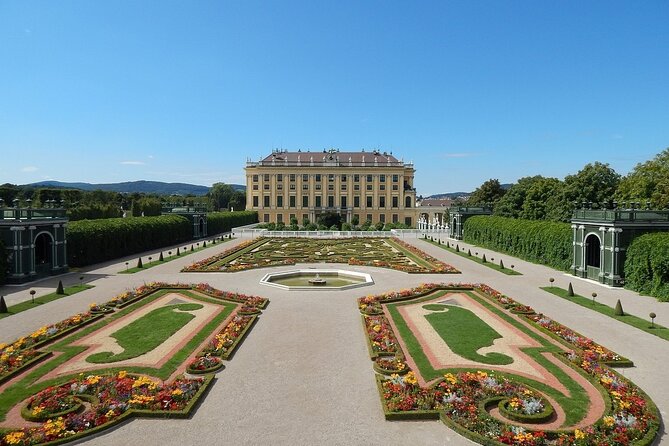 Budapest to Vienna - Private Transfer With 4 Hours of Sightseeing - Sightseeing Highlights