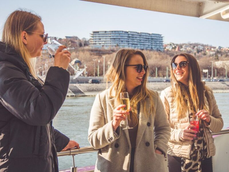 Budapest: Unlimited Prosecco and Wine Sightseeing Cruise - Important Information