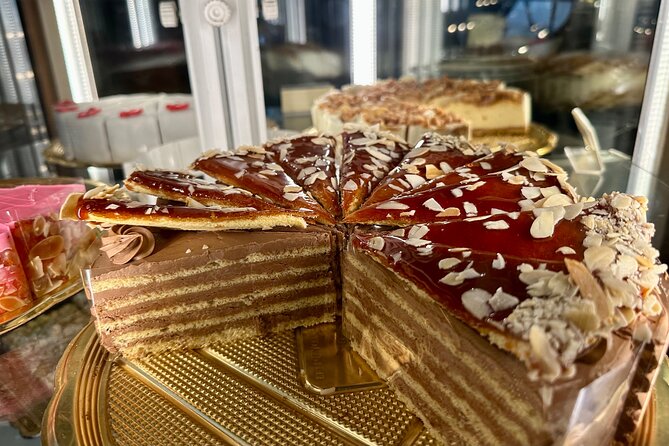 Budapest Urban Feast - Private Tour for Foodies With Wine Tasting & Coffee House - Tour Accessibility