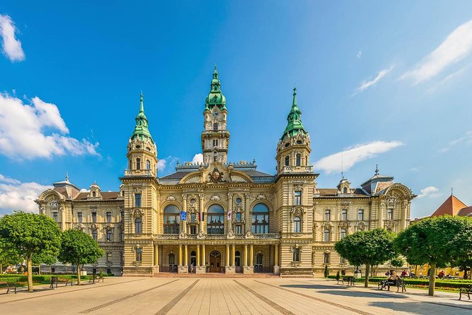 Budapest-Vienna One-Way Sightseeing Transfer - Exploring Soprons Old Town