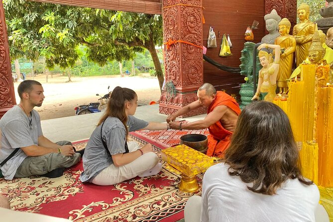 Buddhist Monastery With Monks Water Blessing - Key Points