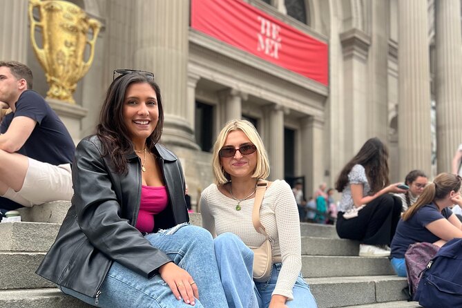 Budget Gossip Girl Tour - Key Points