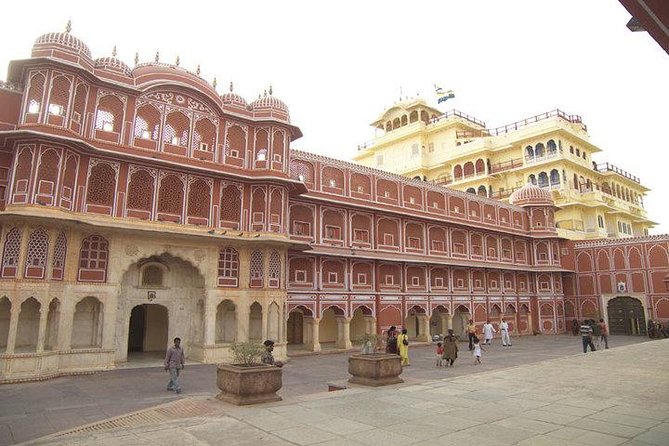 Budget Transfer From Jaipur to Udaipur With Chittorgarh Visit - Key Points
