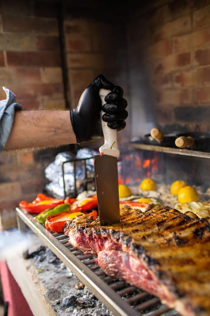 Buenos Aires: Argentine Barbecue With Live Music - Meeting Point and Attire