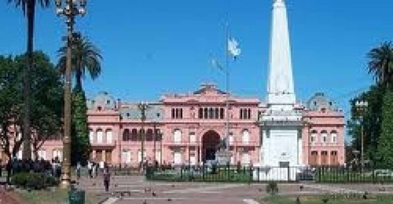 Buenos Aires City Tour With Luxury Lunch - Guided Experience