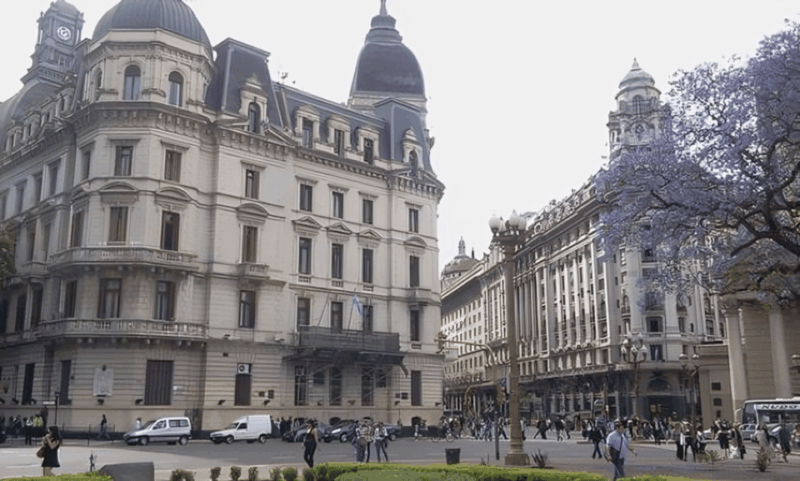 Buenos Aires: Highlights Walking Tour With A Guide - Key Points