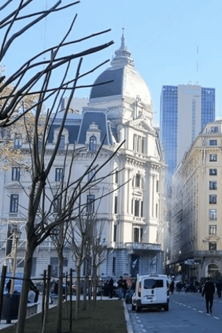 Buenos Aires: Highlights Walking Tour With A Guide - Exploring Historic Sites