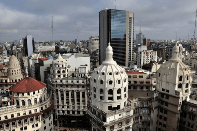 Buenos Aires: Highlights Walking Tour With A Guide - Insights From Knowledgeable Guides