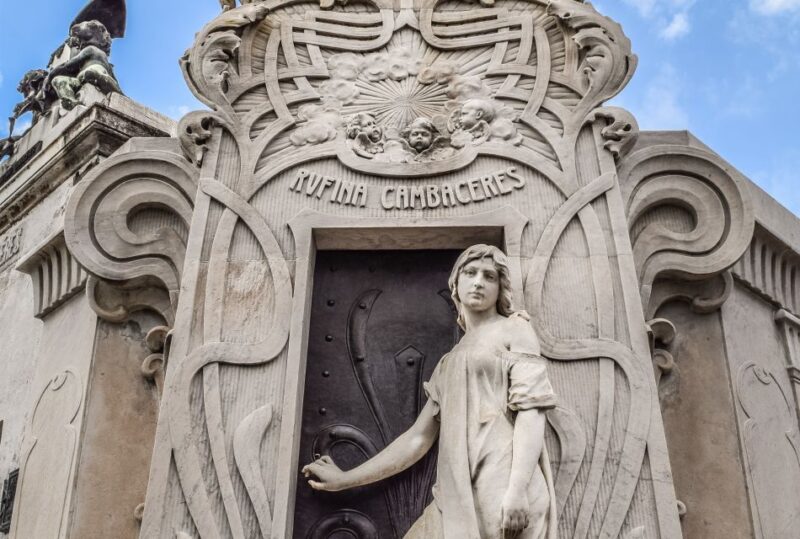Buenos Aires: La Recoleta Cemetery Guided Tour in English - Key Points