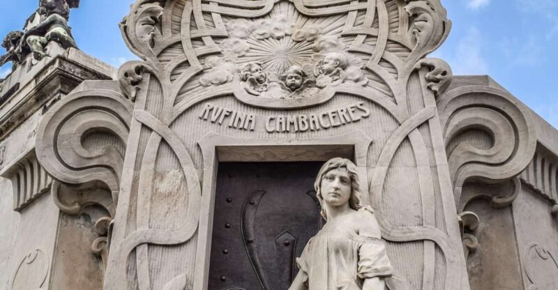 Buenos Aires: La Recoleta Cemetery Guided Tour in English - Cemetery Highlights and Experience