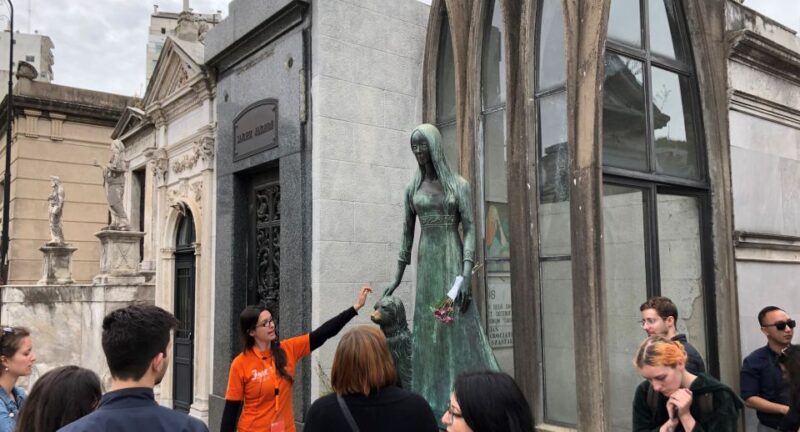Buenos Aires: La Recoleta Cemetery Guided Tour in English - Entry Requirements and Additional Costs