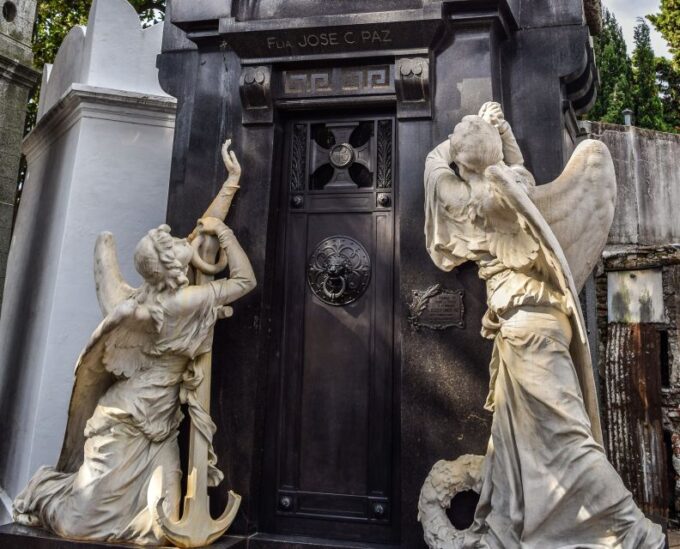 Buenos Aires: La Recoleta Cemetery Guided Tour in English - Frequently Asked Questions