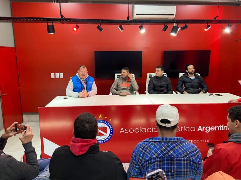 Buenos Aires: Maradona Soccer Tour With Lunch - Tour Duration and Languages
