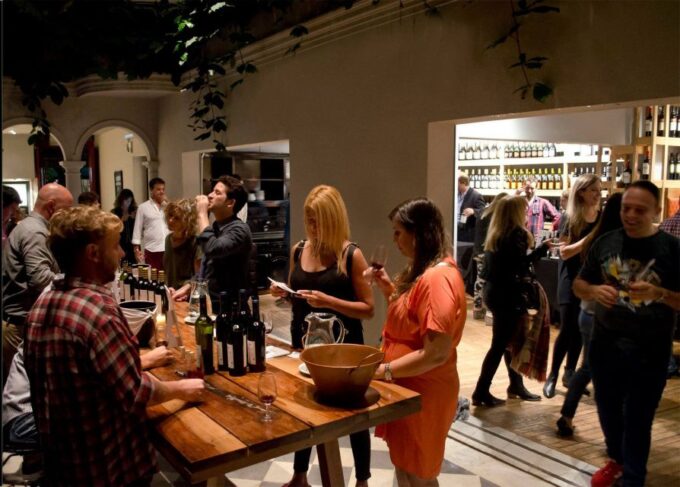 Buenos Aires: Palermo Private Walking Tour and Wine Tasting - Languages Offered