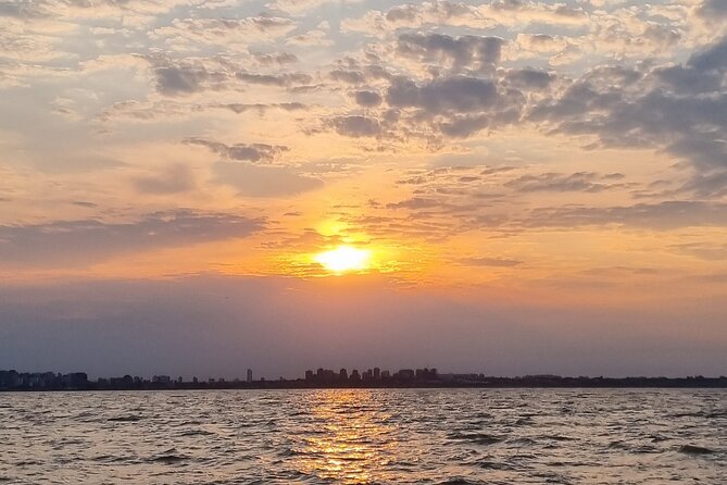 Buenos Aires Private Sailing With Wine Tasting - Tapas-Style Light Bites
