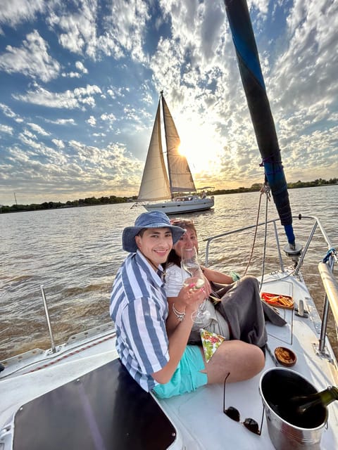 Buenos Aires Sailing Tour at Sunset - Inclusions